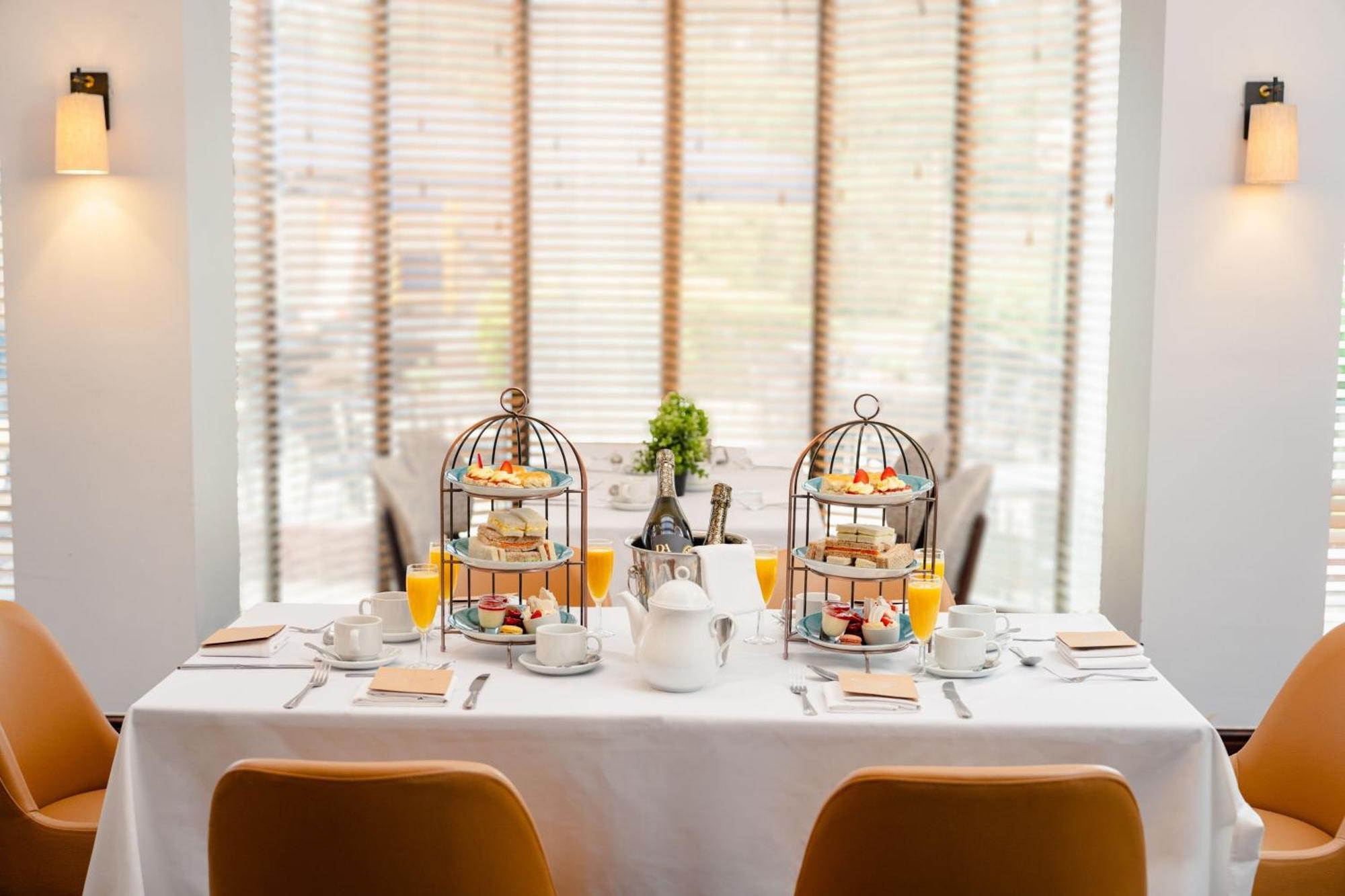 Delta Hotels By Marriott Heathrow Windsor Luaran gambar