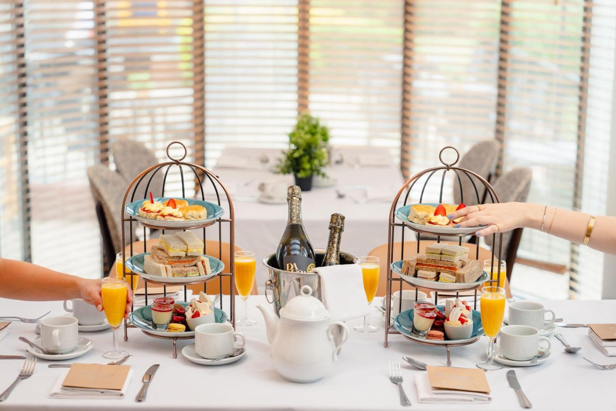 Delta Hotels By Marriott Heathrow Windsor Luaran gambar